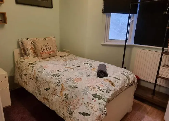 Private Single Room Guest Sleep